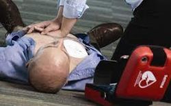 Door snel te reageren met een AED is een leven gered.