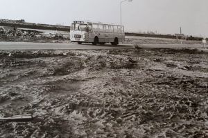 1976 Eerste bus op de Nielant